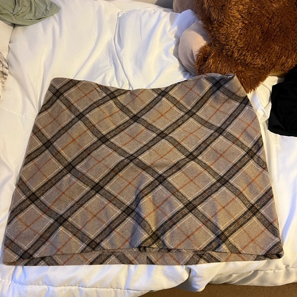 Plaid skirt - Picture 2 of 4